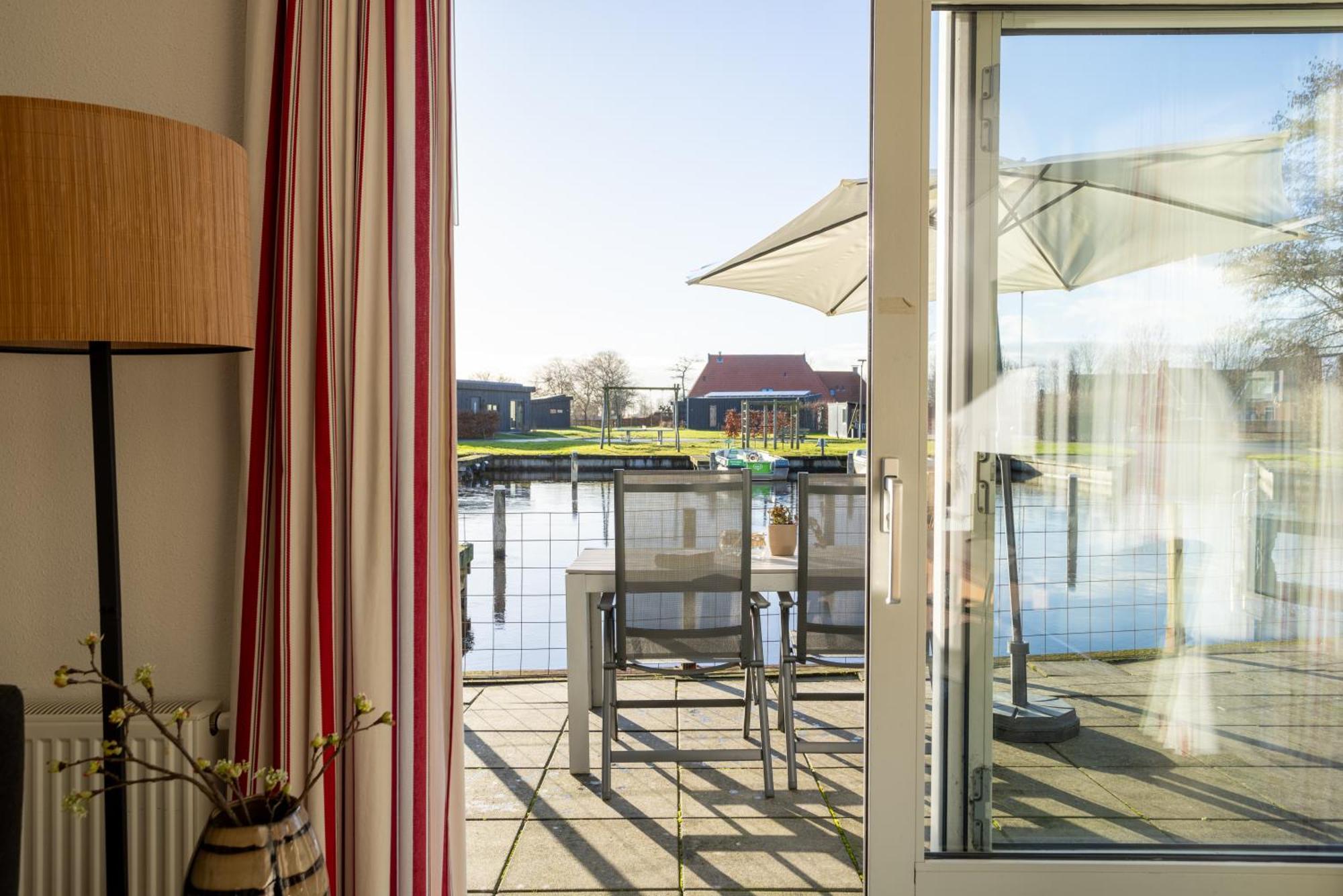 Waterpark Oan 'E Poel Bij Sneekermeer Terherne Room photo